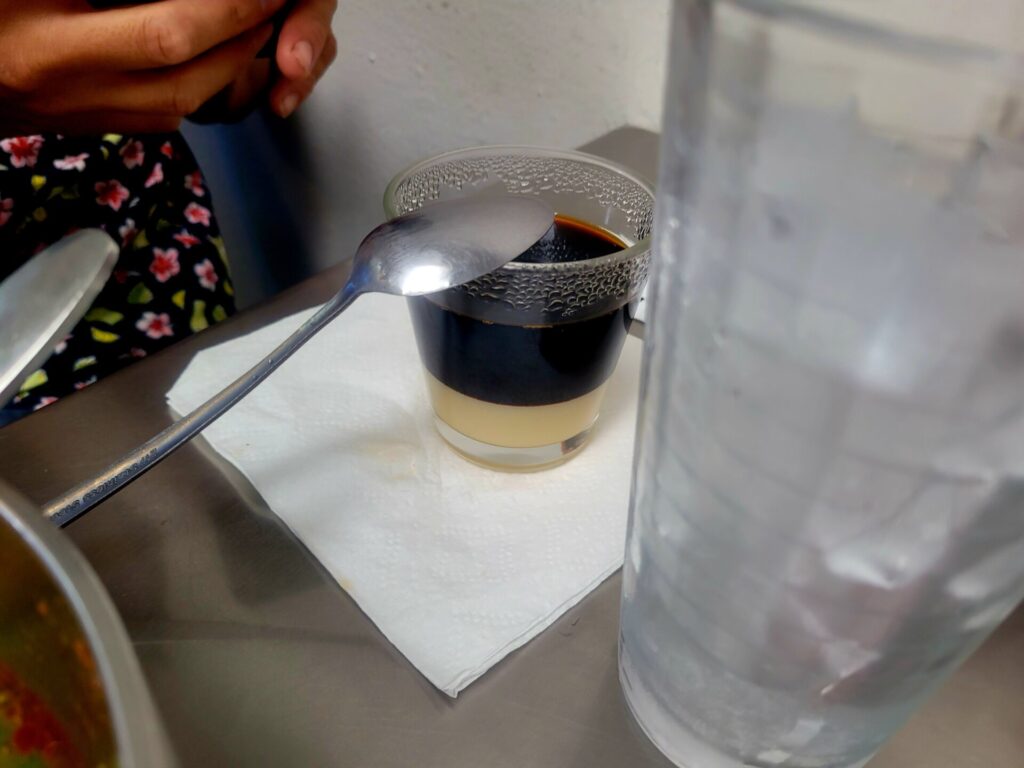 ベトナム式のアイスコーヒー
