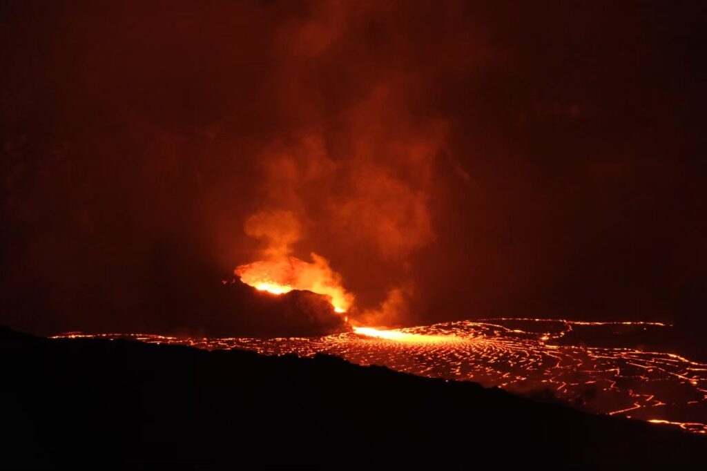 キラウエア火山の溶岩を見に個人観光